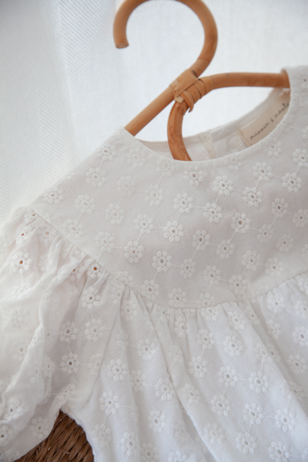 White Daisy Short Puff Sleeve Romper