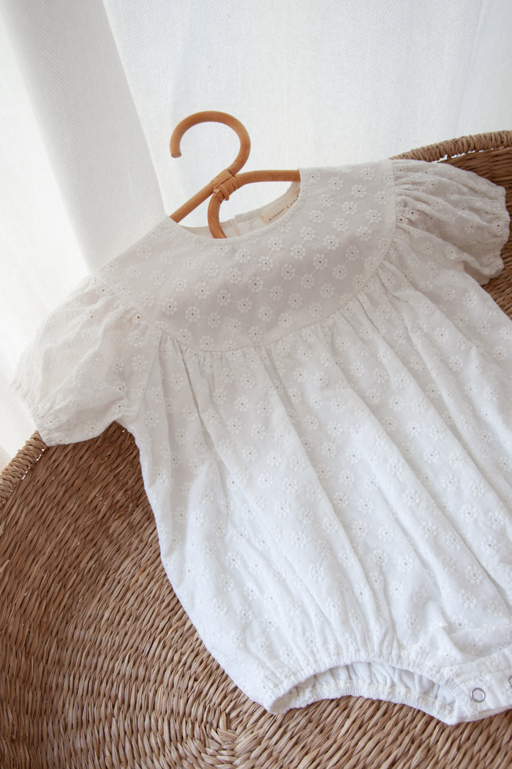 White Daisy Short Puff Sleeve Romper