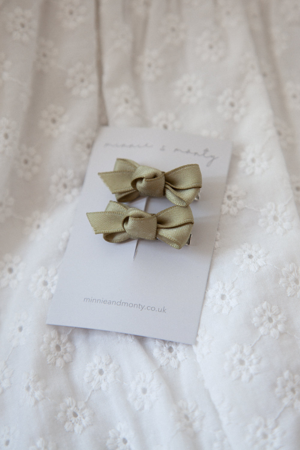 Dainty Mini Bow Clips in Olive