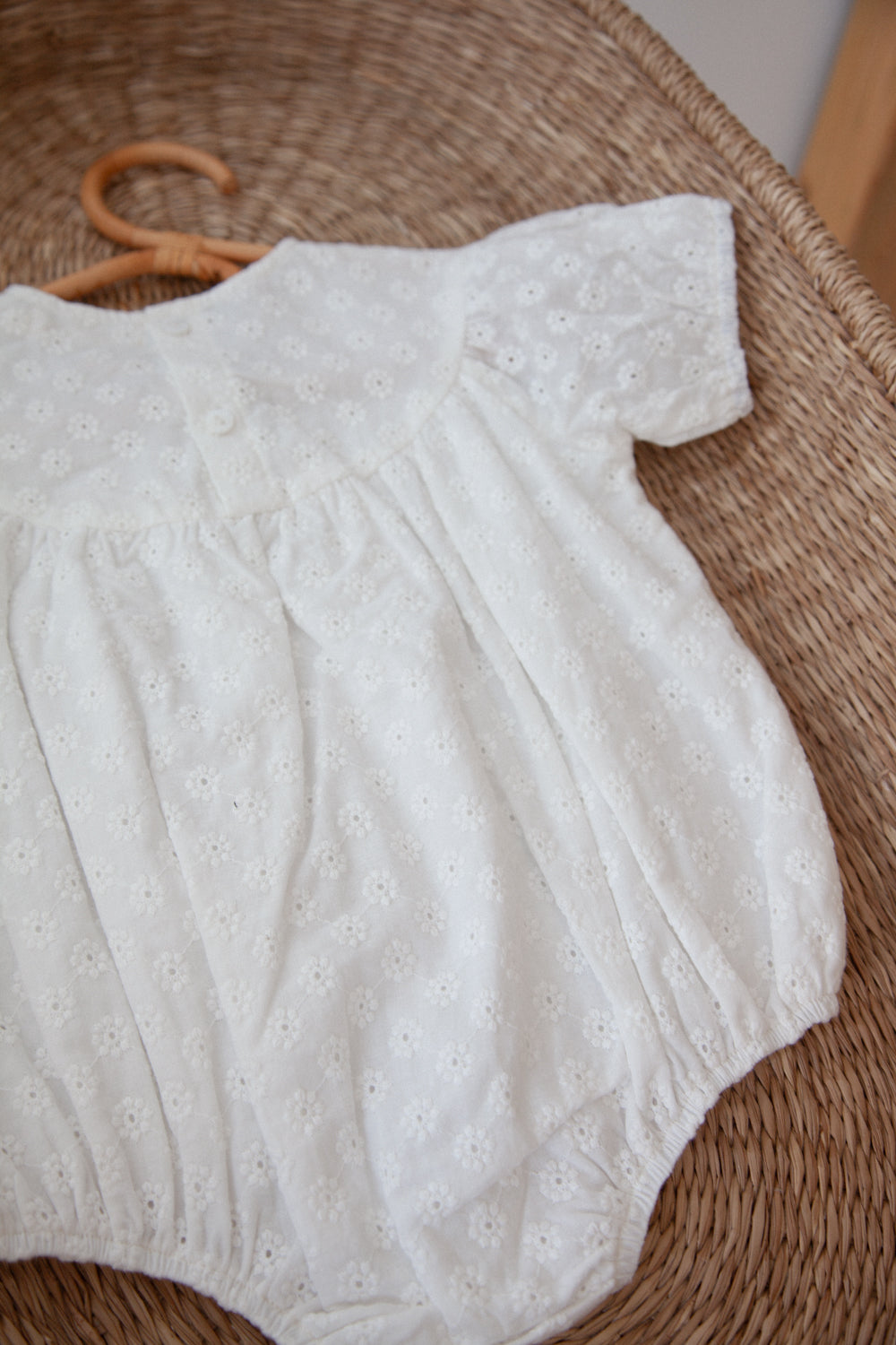 White Daisy Short Puff Sleeve Romper