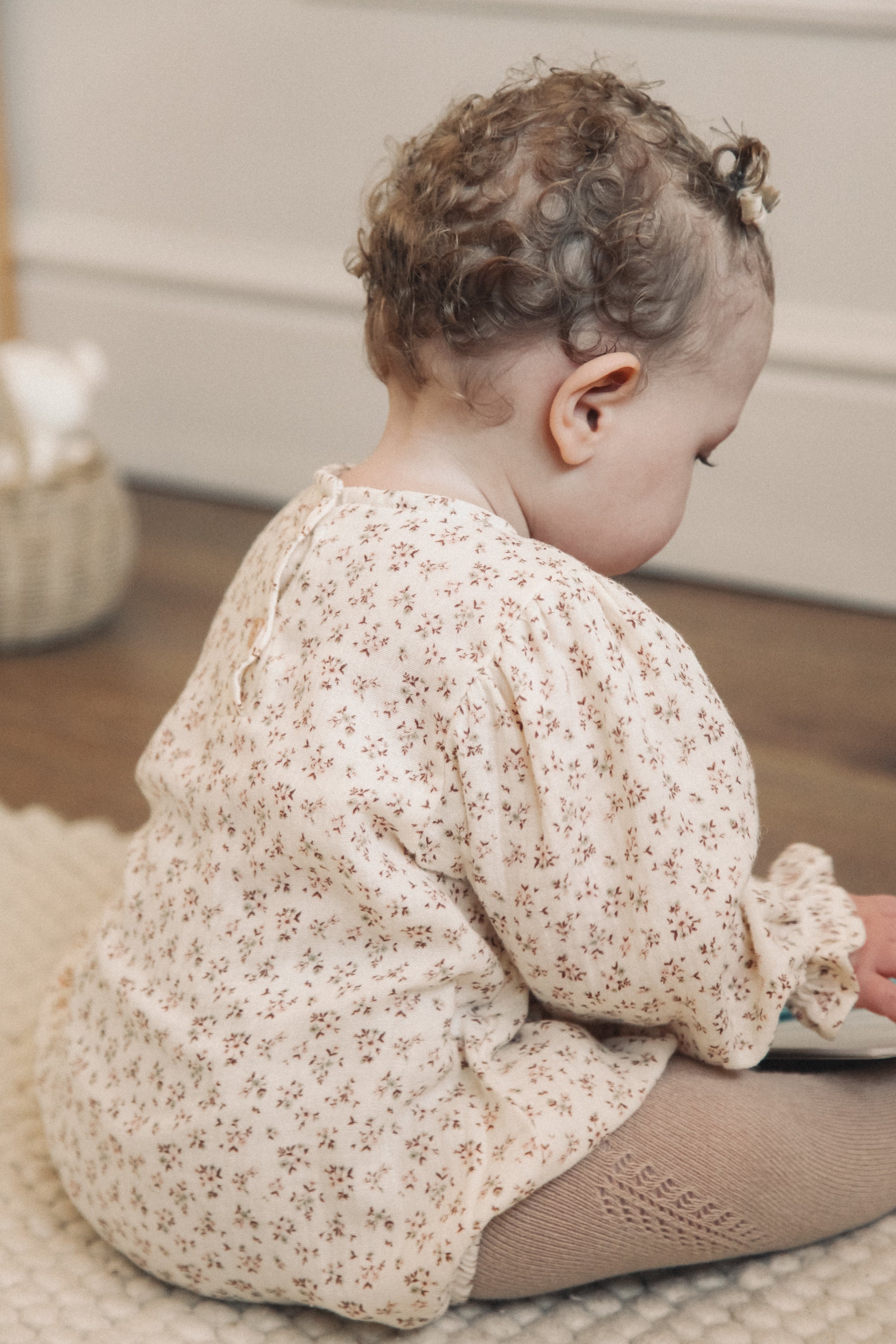 Ditsy Floral/Buttermilk Muslin Smocked Long Sleeve Romper
