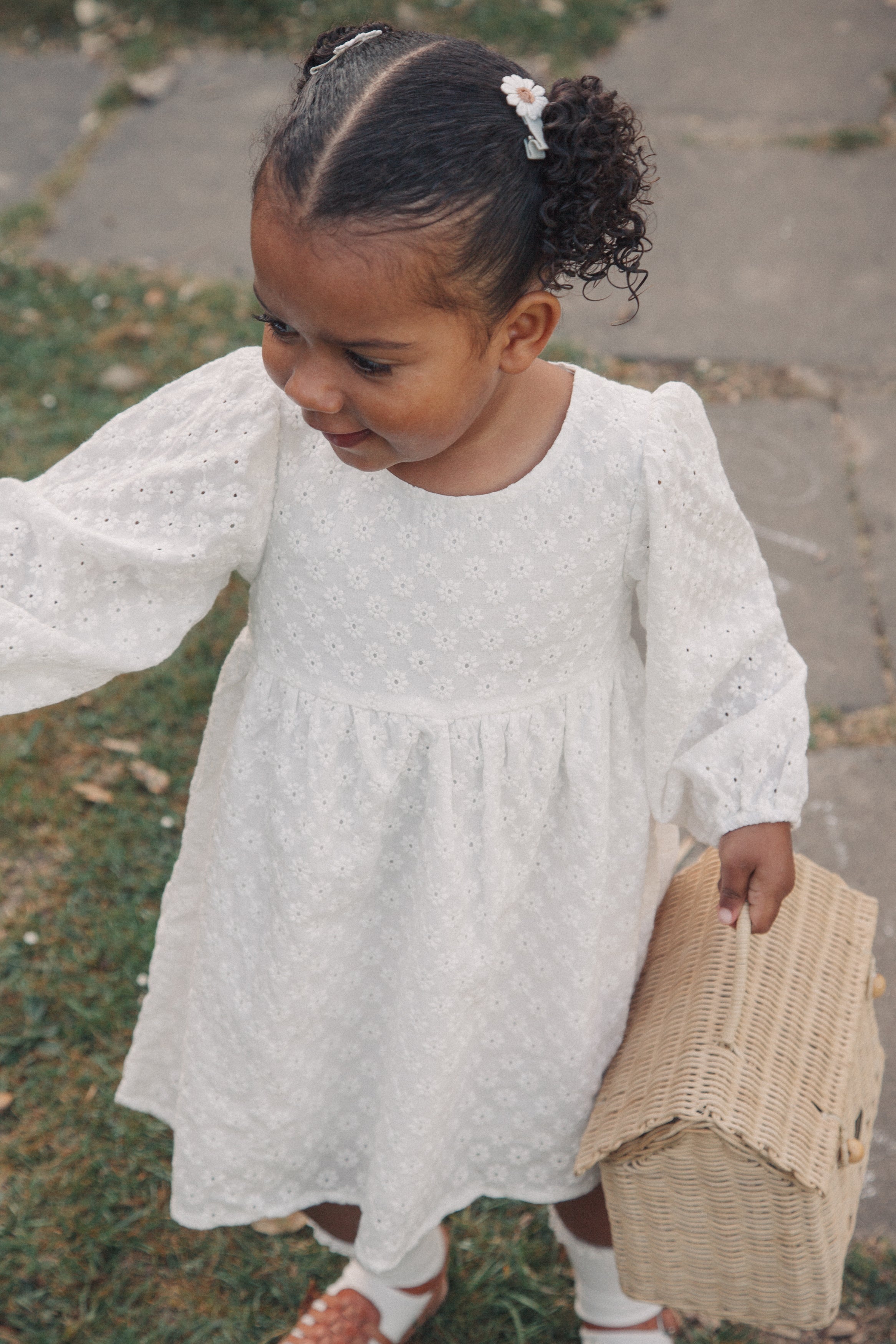 WHOLESALE White Daisy Puff Long Sleeve Dress
