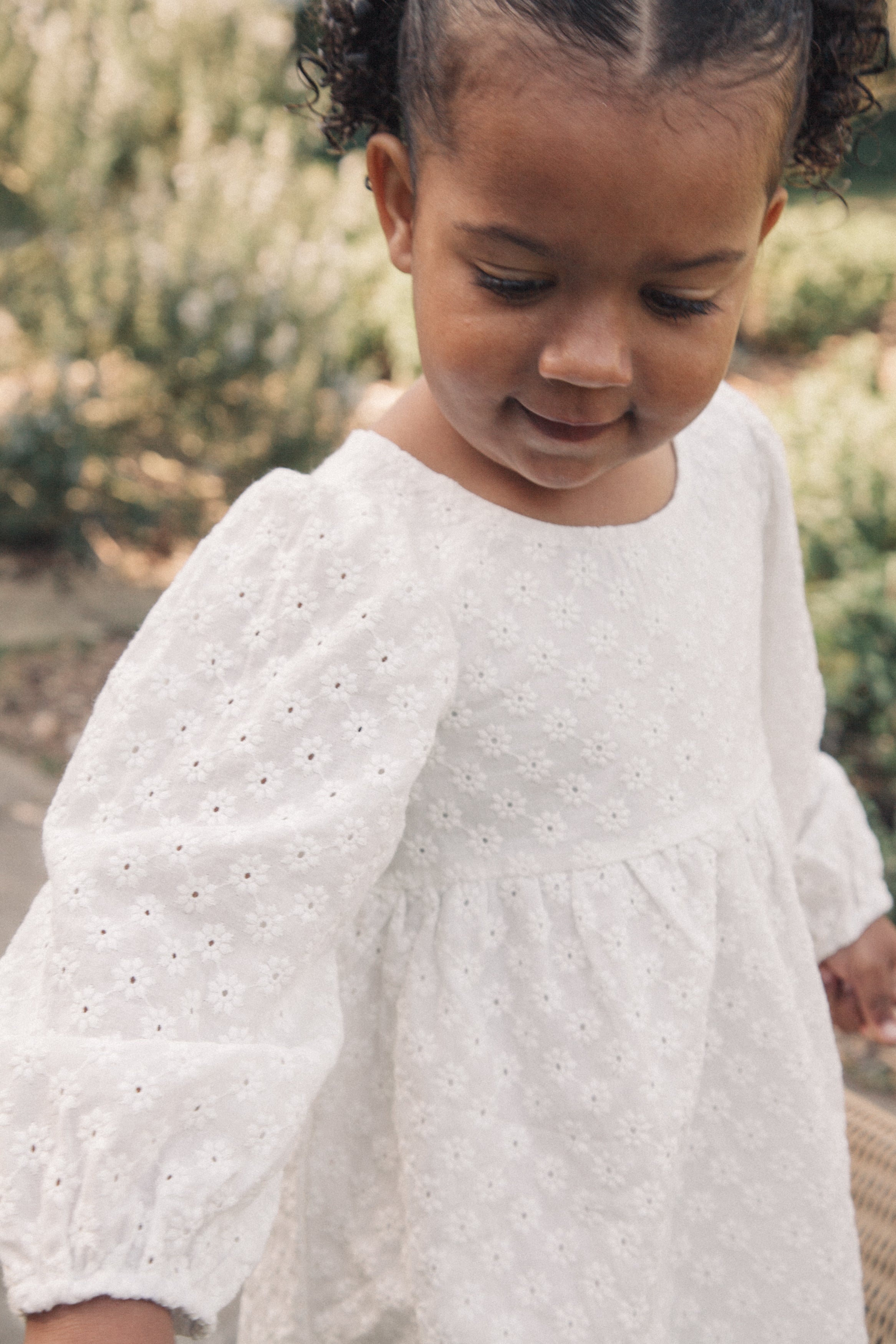 White Daisy Puff Long Sleeve Dress