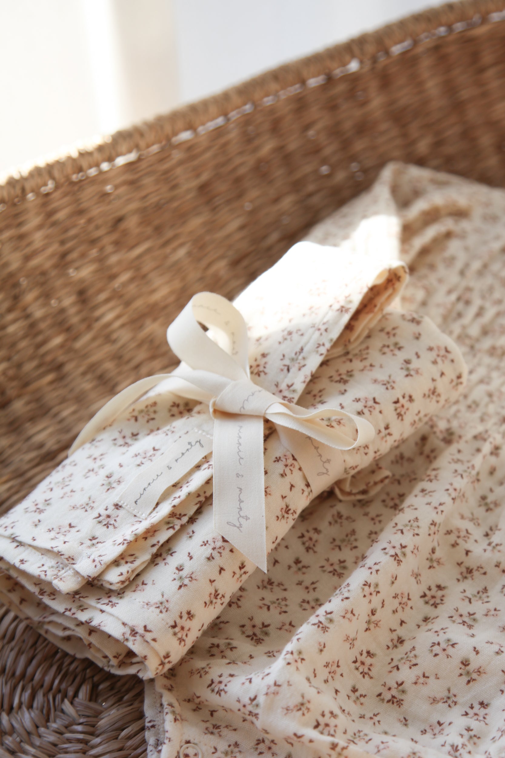 Ditsy Floral/Buttermilk Muslin Swaddle