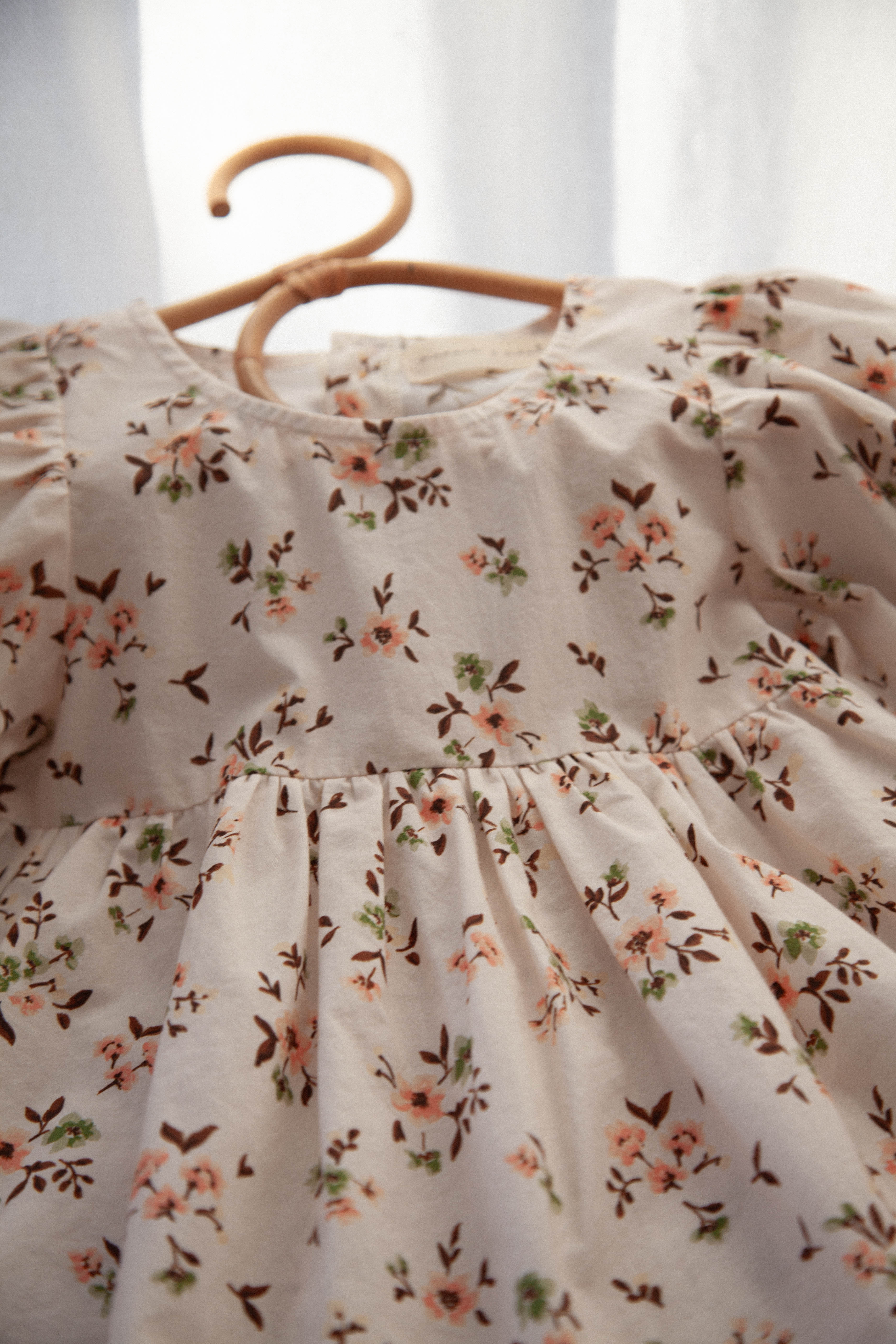 Mocha/Floral Puff Sleeve Dress
