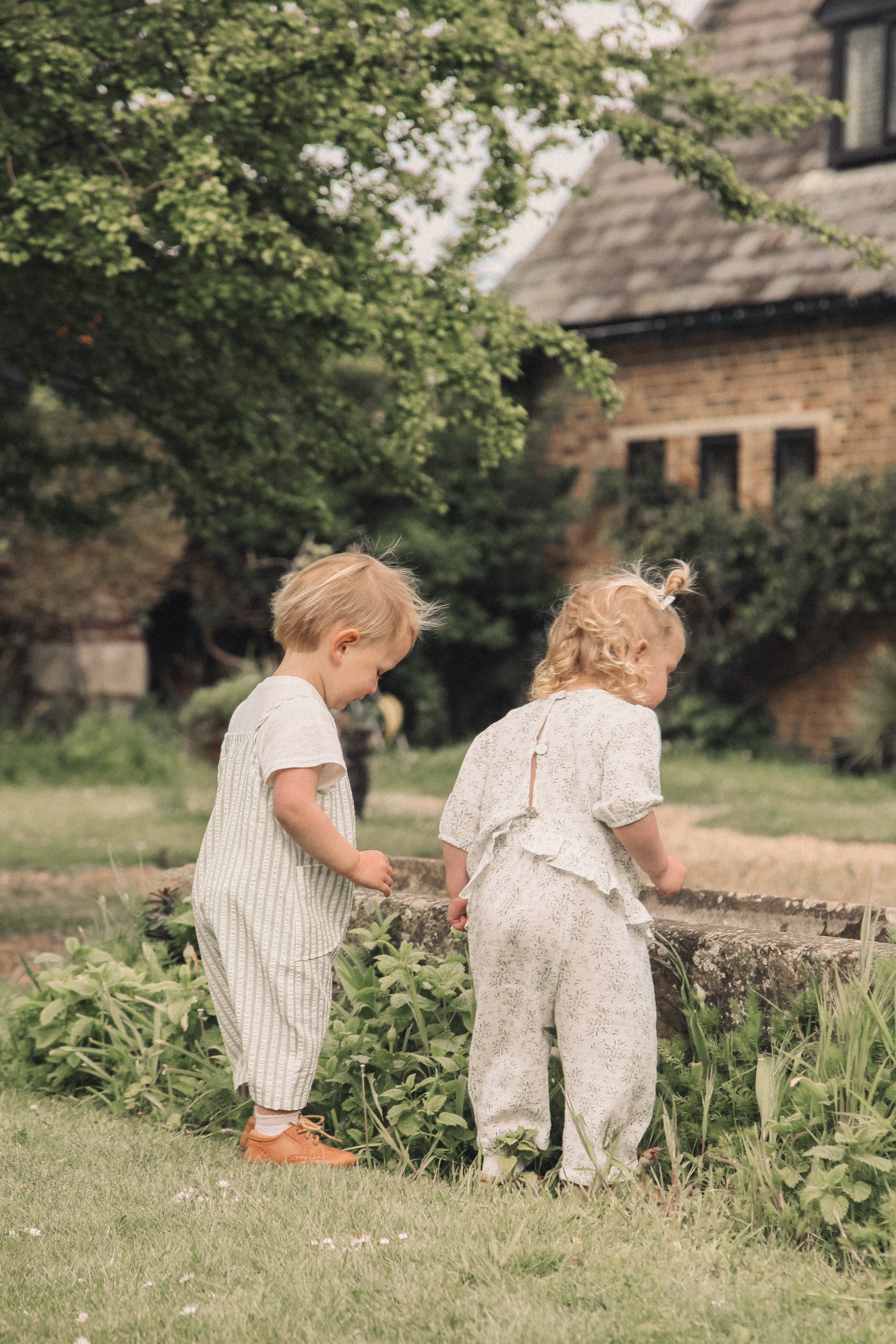 Unisex Green/White Seersucker Stripe Shortie Overalls
