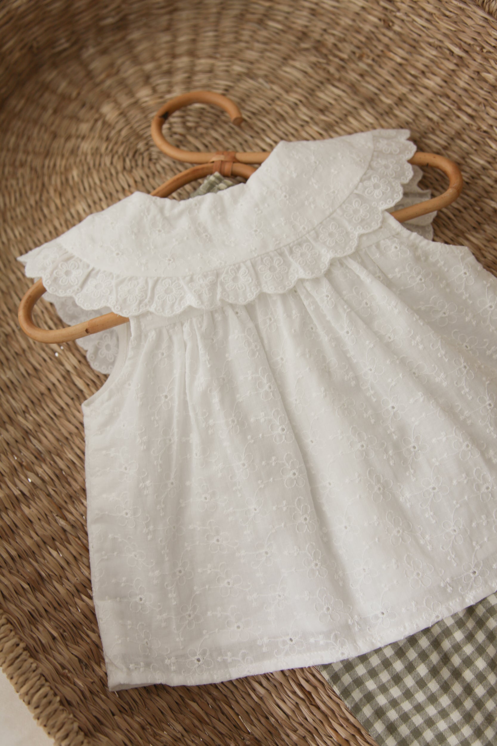 White/Embroidered Flower Oversize Collar Top