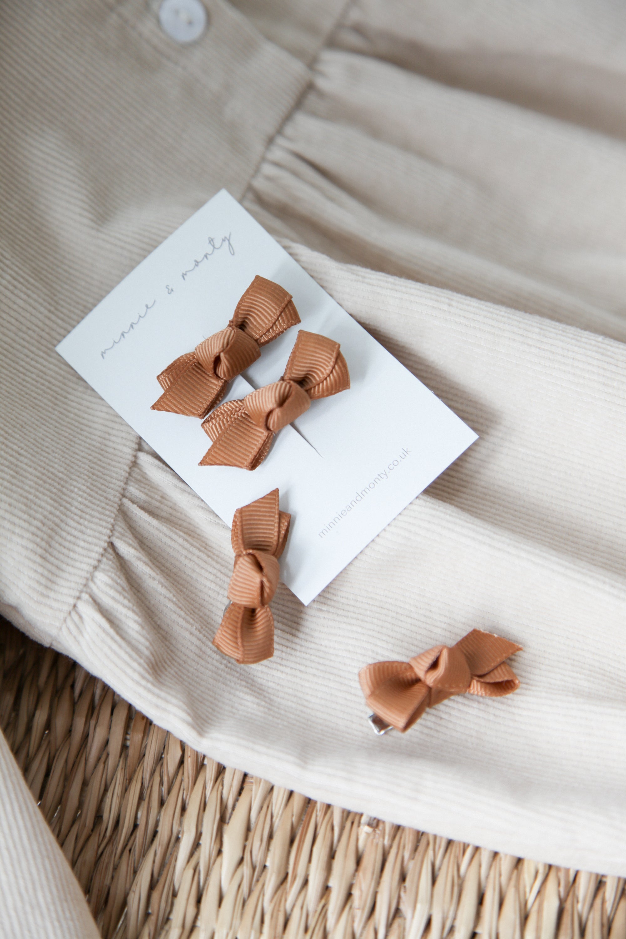 WHOLESALE Dainty Mini Bow Ribbed Clips (INCL VAT)