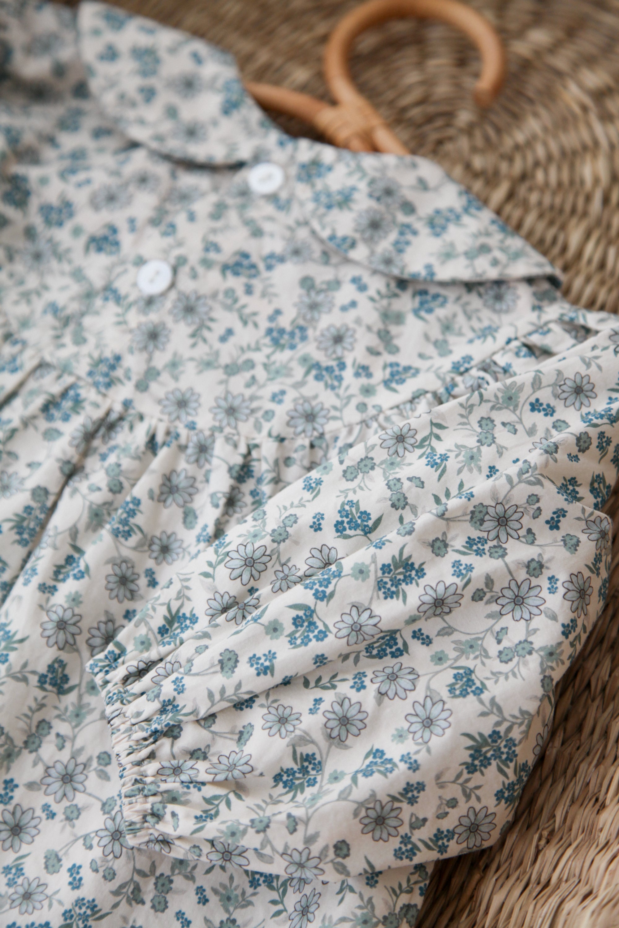 Blue/Floral Puff Sleeve Blouse