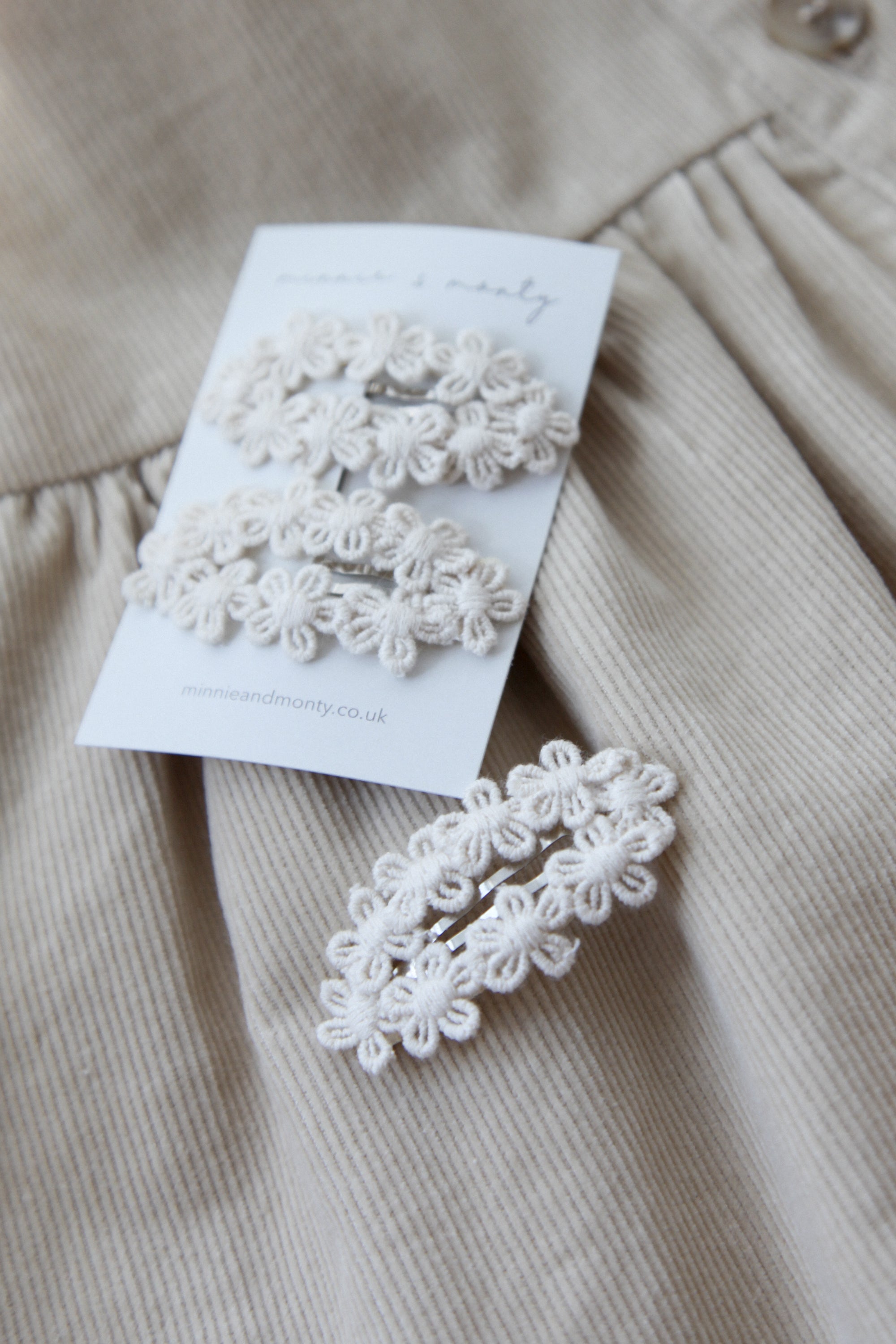 Cream Cotton Daisy Chain Snap Clip (2 pack)