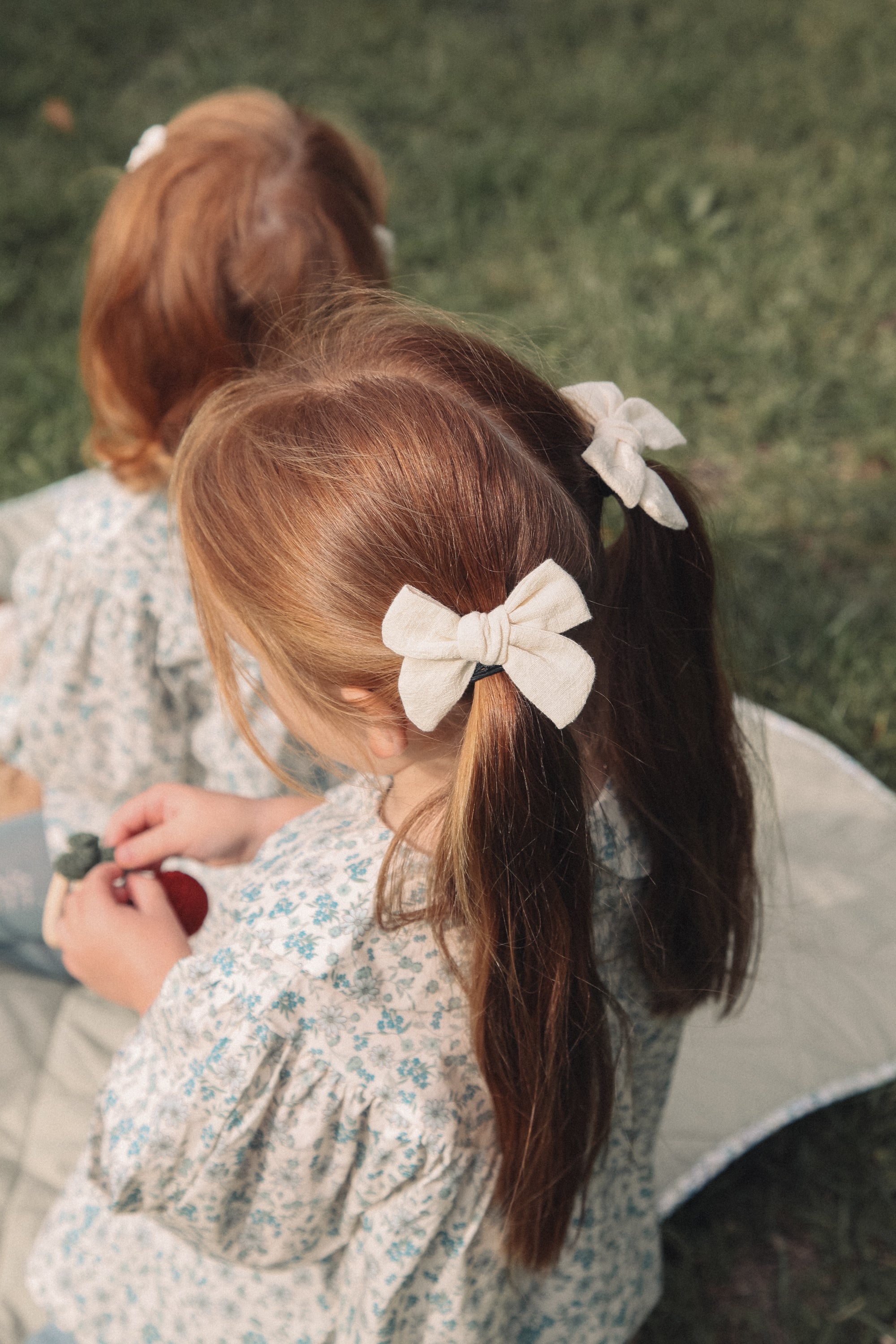 Cream Linen Medium Bow Slides (2 pack)