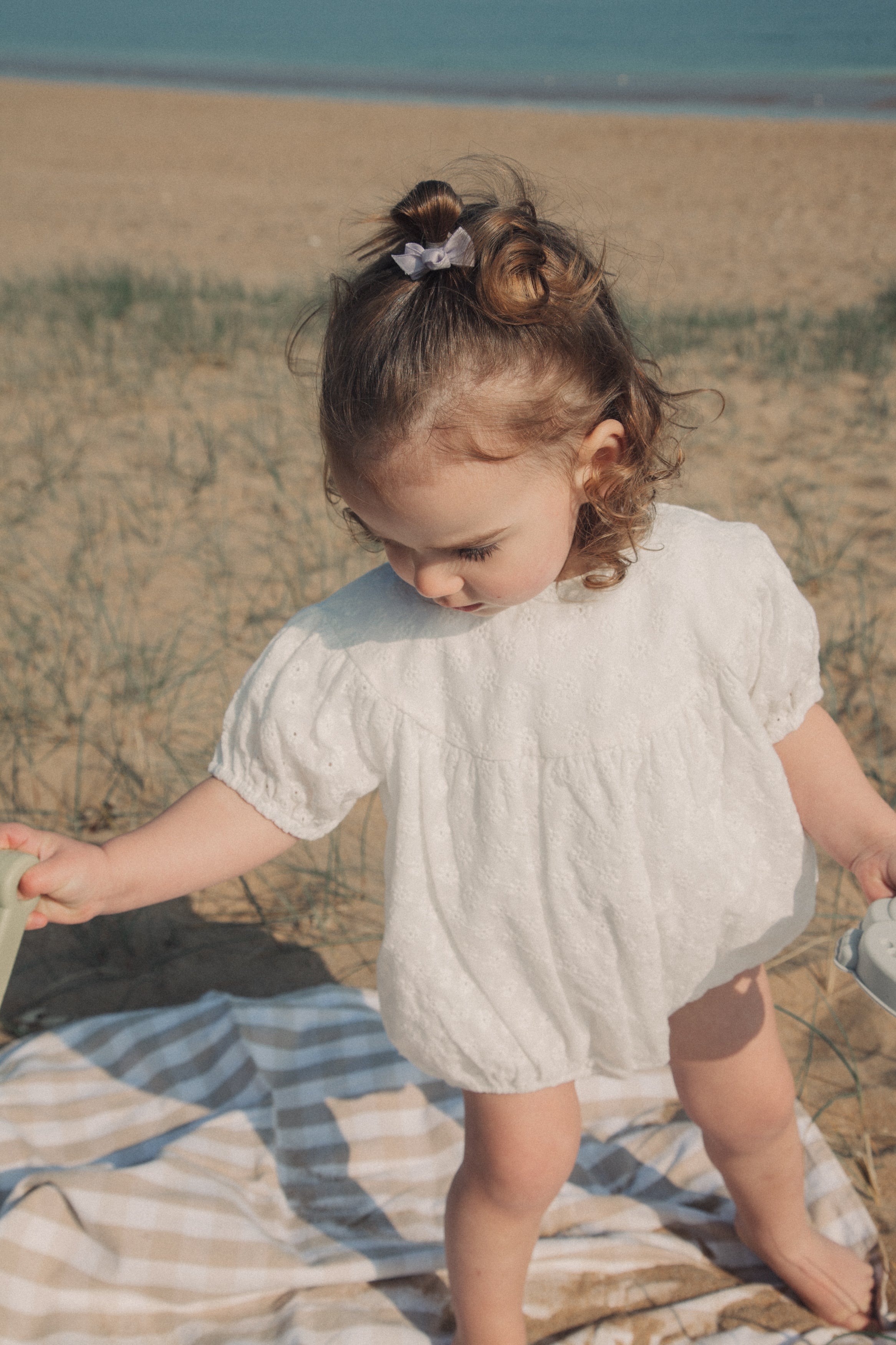 White Daisy Short Puff Sleeve Romper