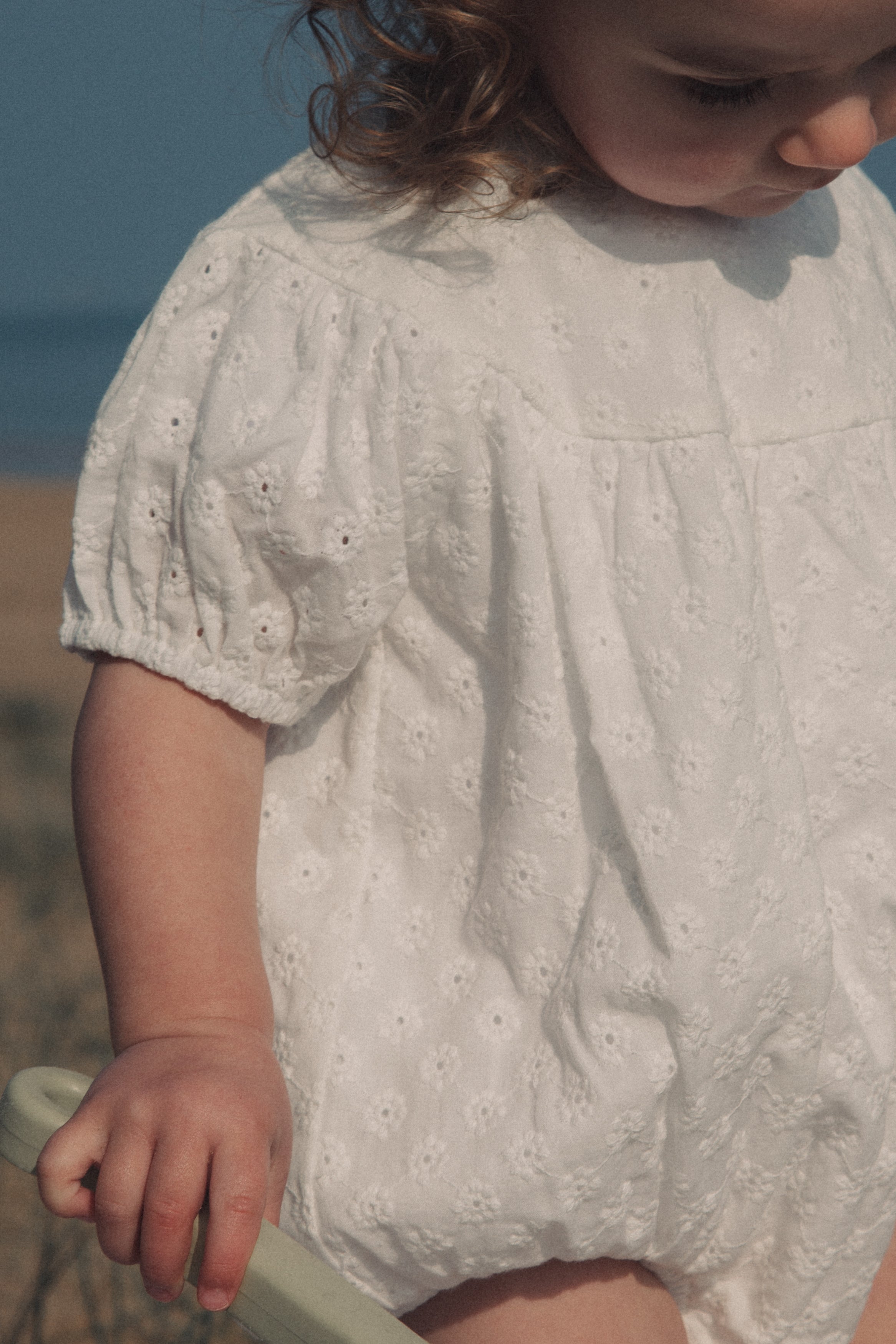 White Daisy Short Puff Sleeve Romper