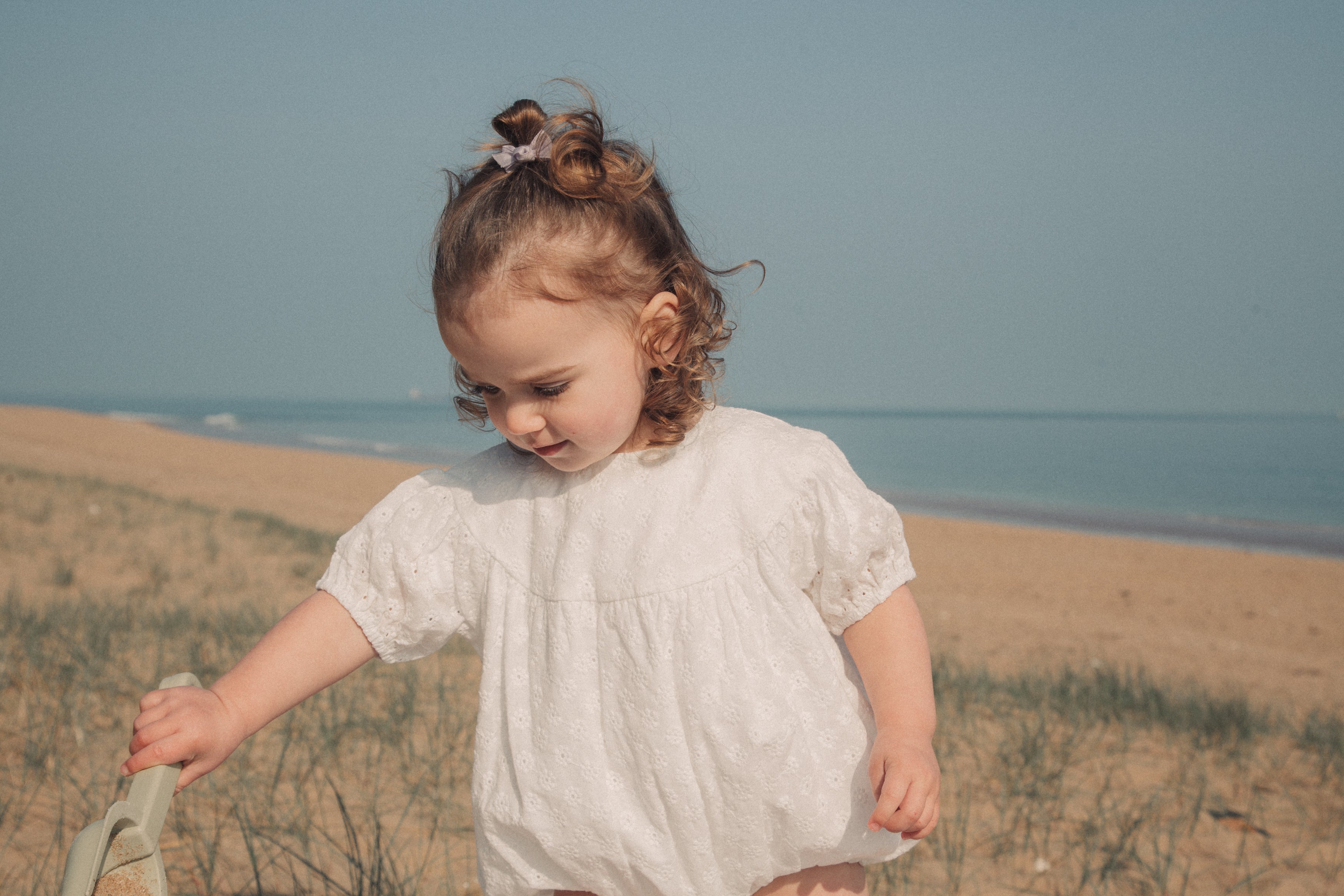 White Daisy Short Puff Sleeve Romper