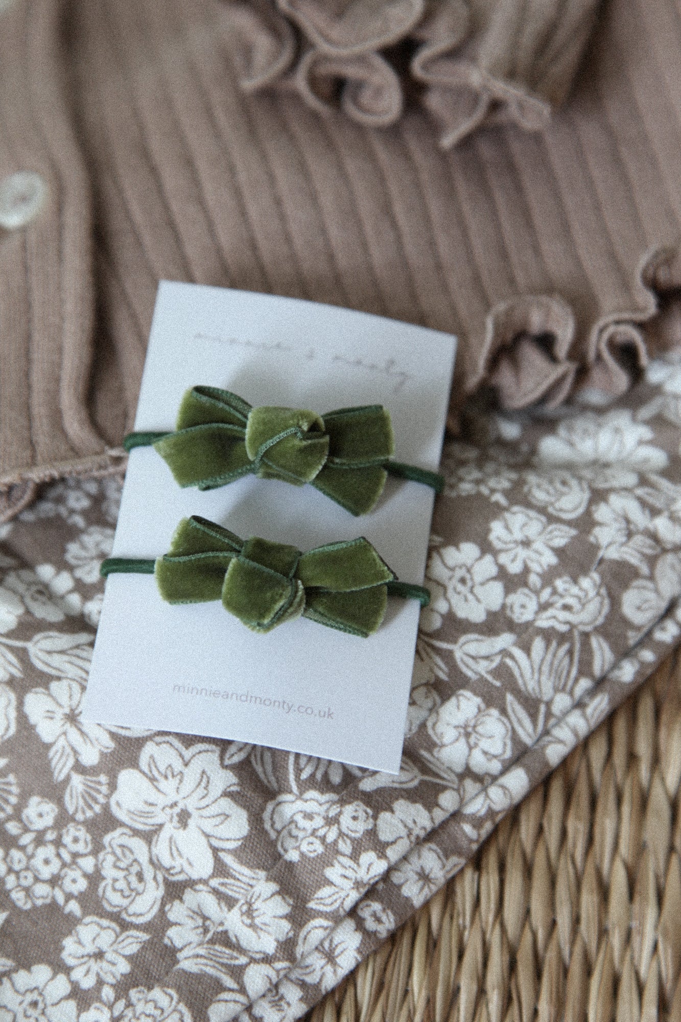 Ponytail Velvet Bow Hairbands in Sage