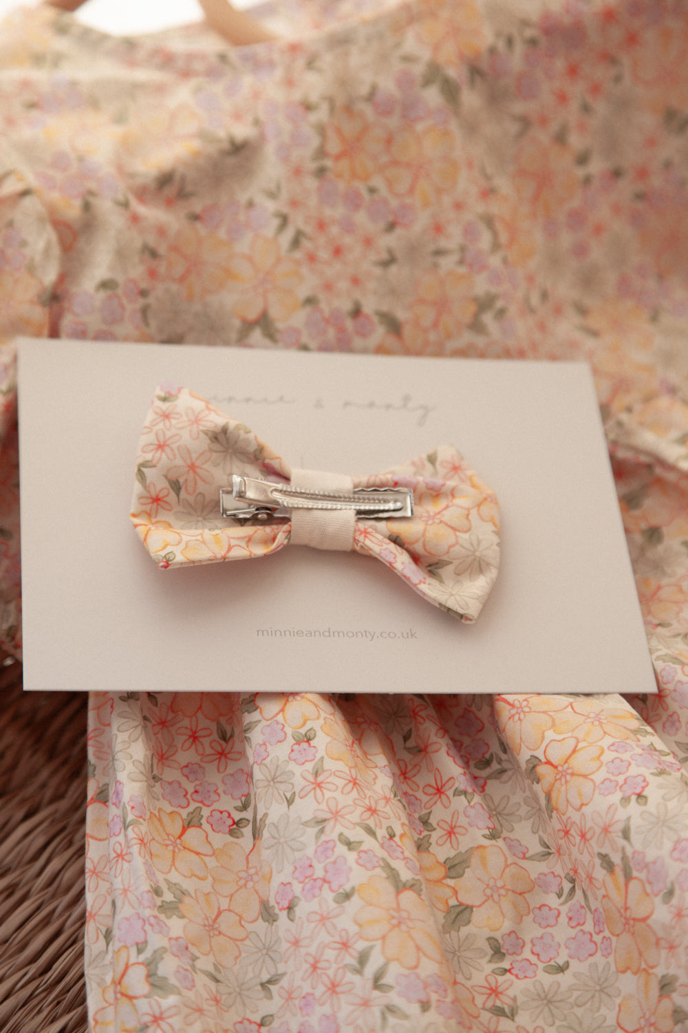 Large Cotton Bow in Spring/Meadow