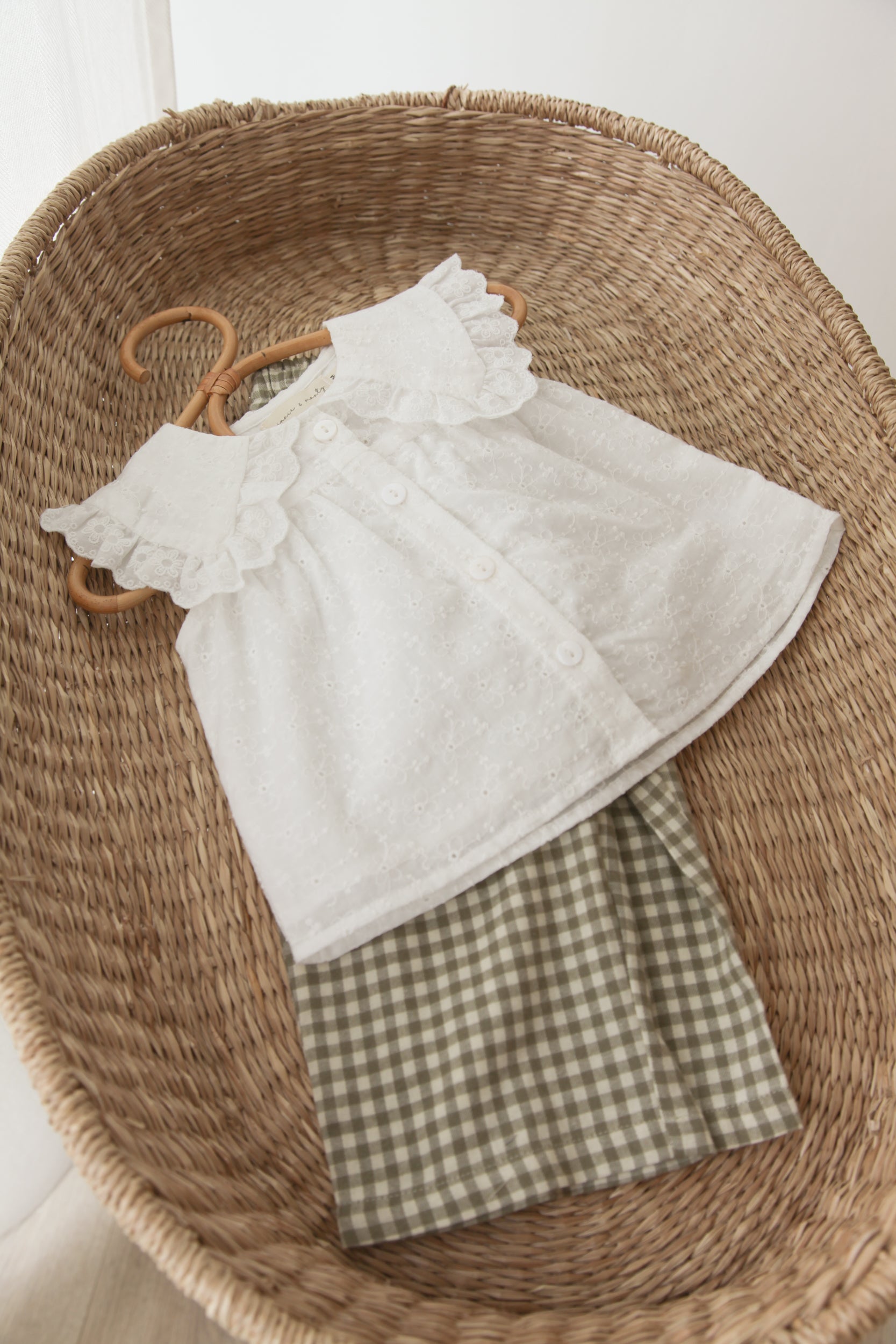White/Embroidered Flower Oversize Collar Top