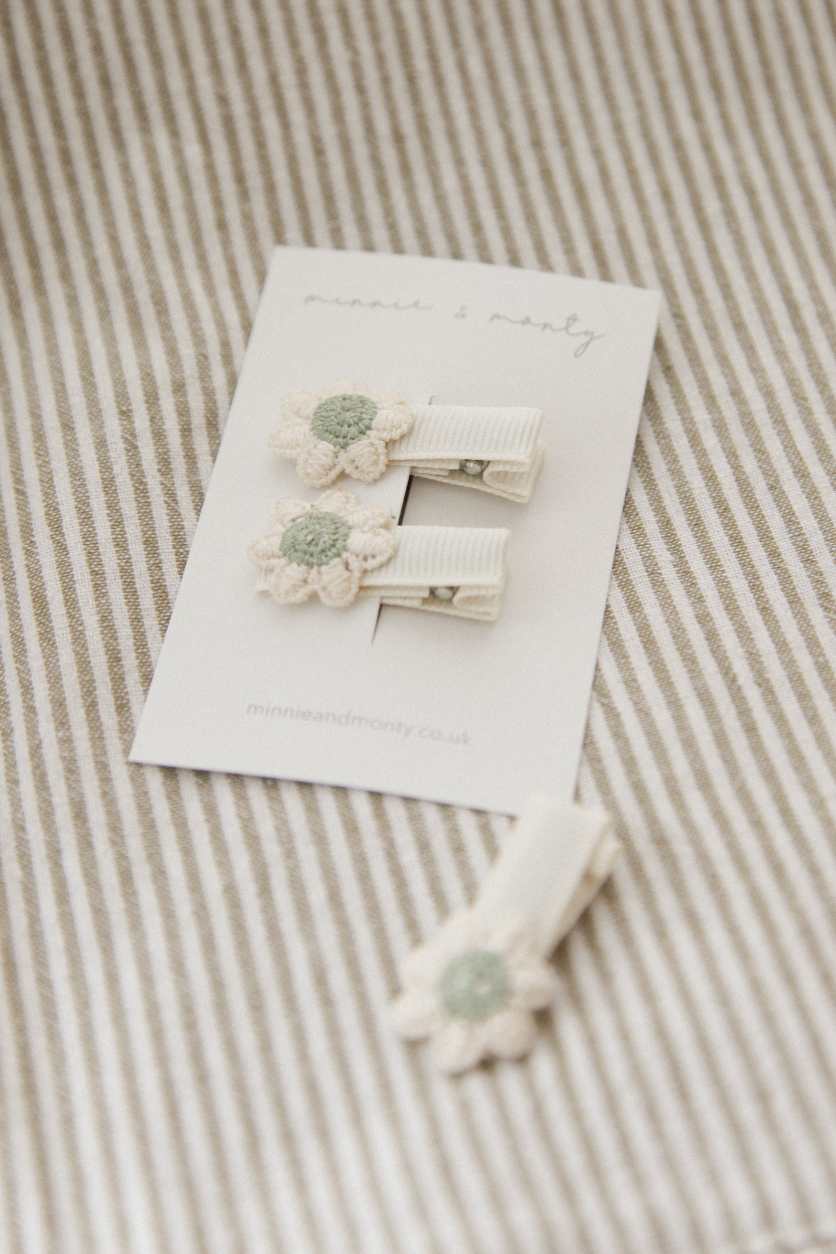 Mini Flower Soft Slides in Green/White