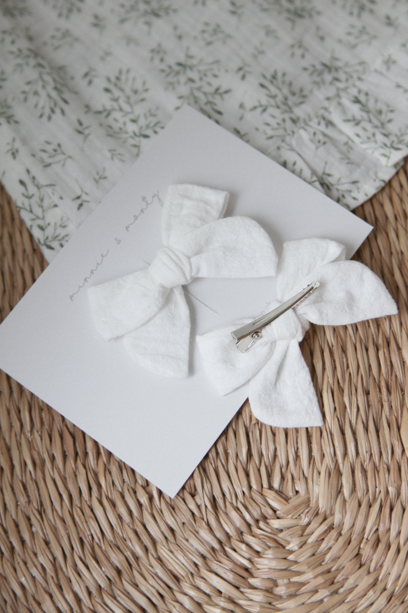White Linen Medium Bow Slides (2 pack)