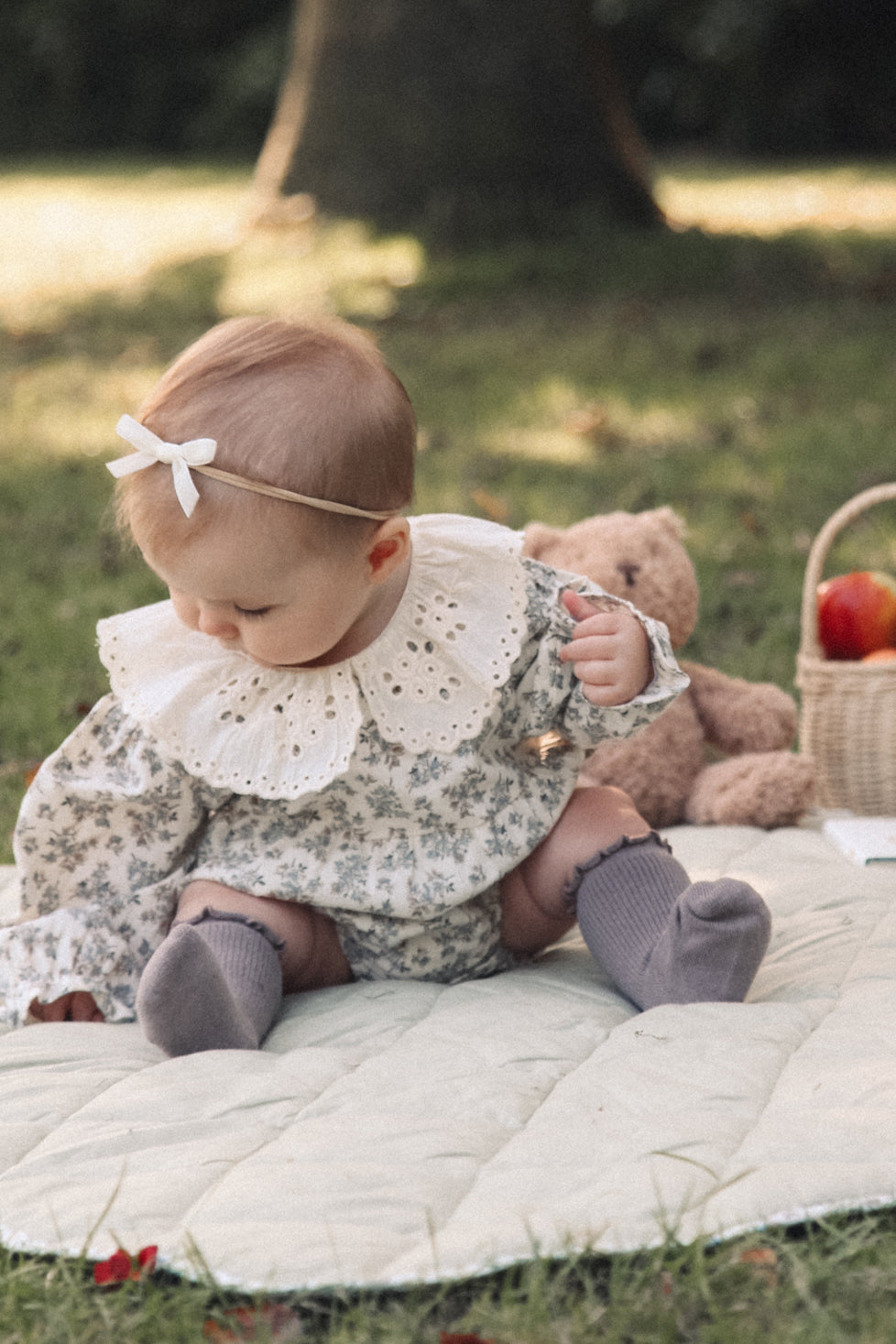 Ivory Velvet Medium Bow Headband