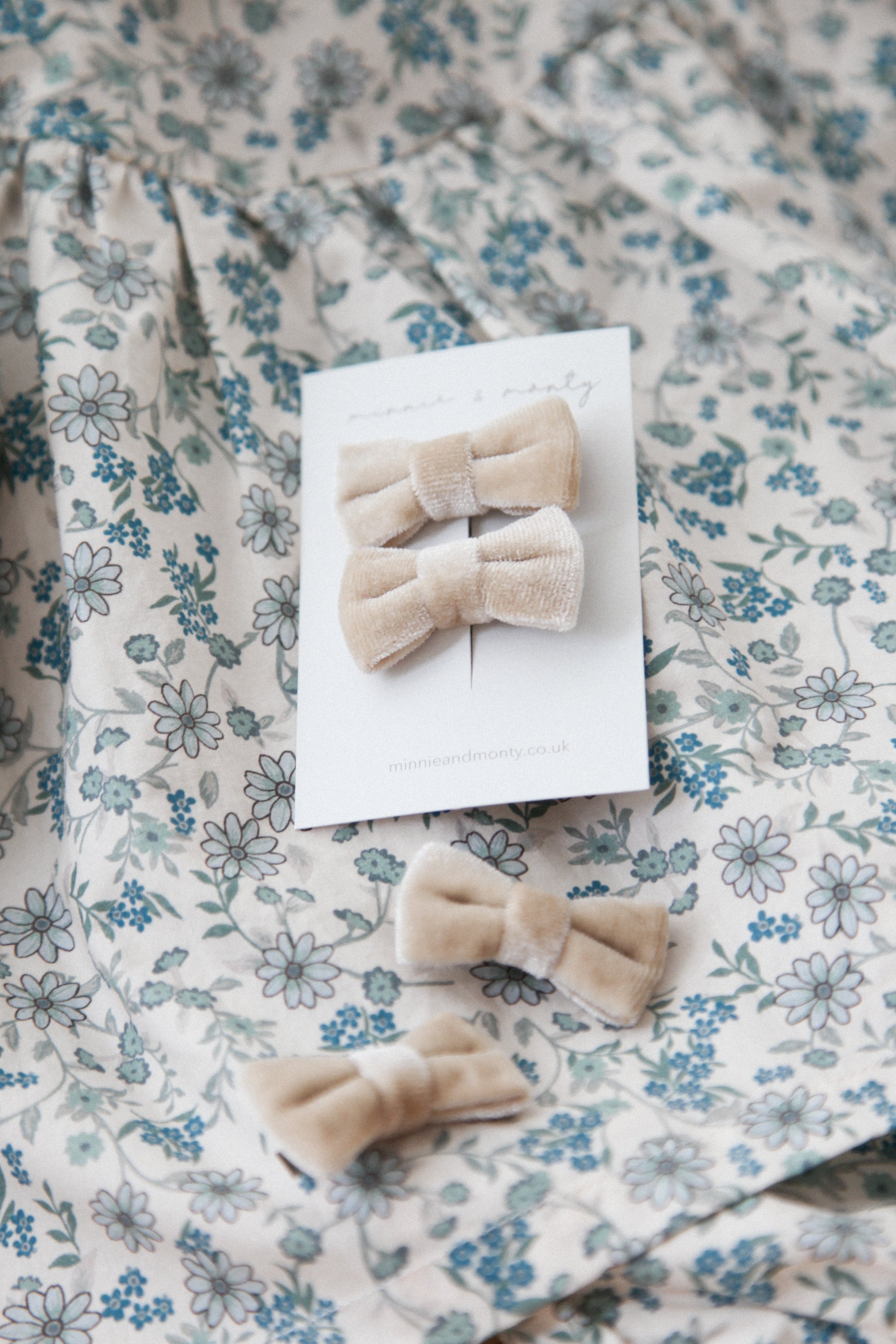 Beige/Velvet Small Bow Slides (2 pack)