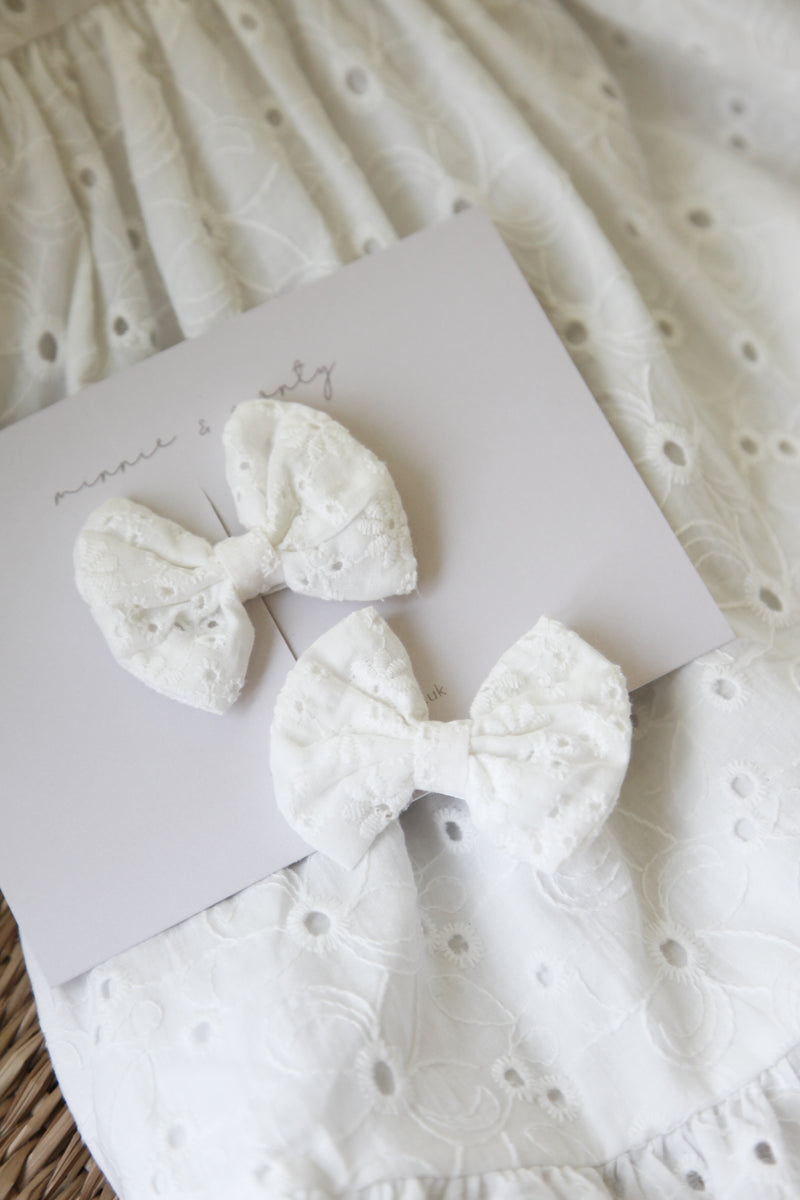 White Broderie Anglaise Bows (2 pack)