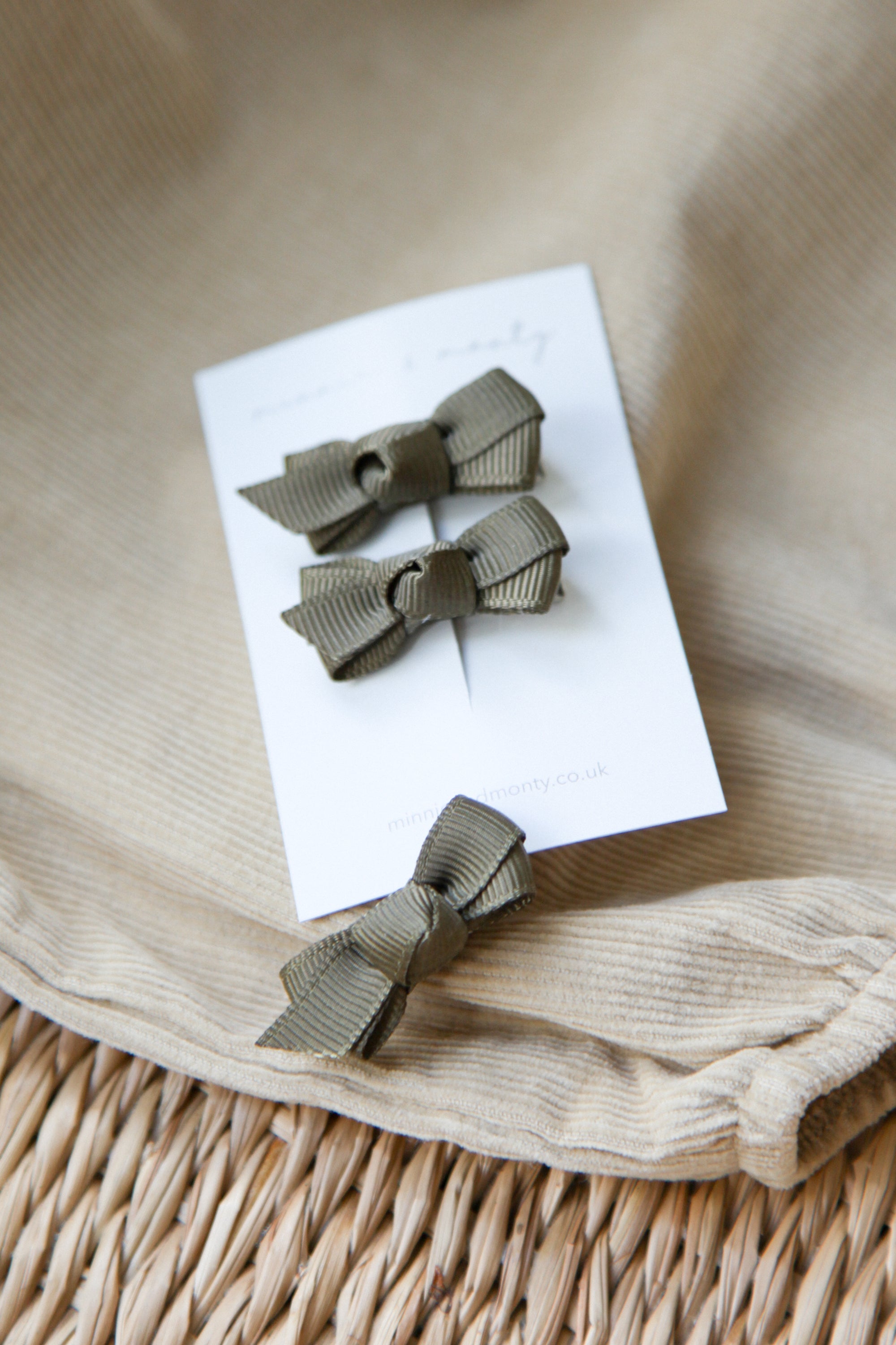 Dainty Mini Bow Clips in Forest (2 pack)