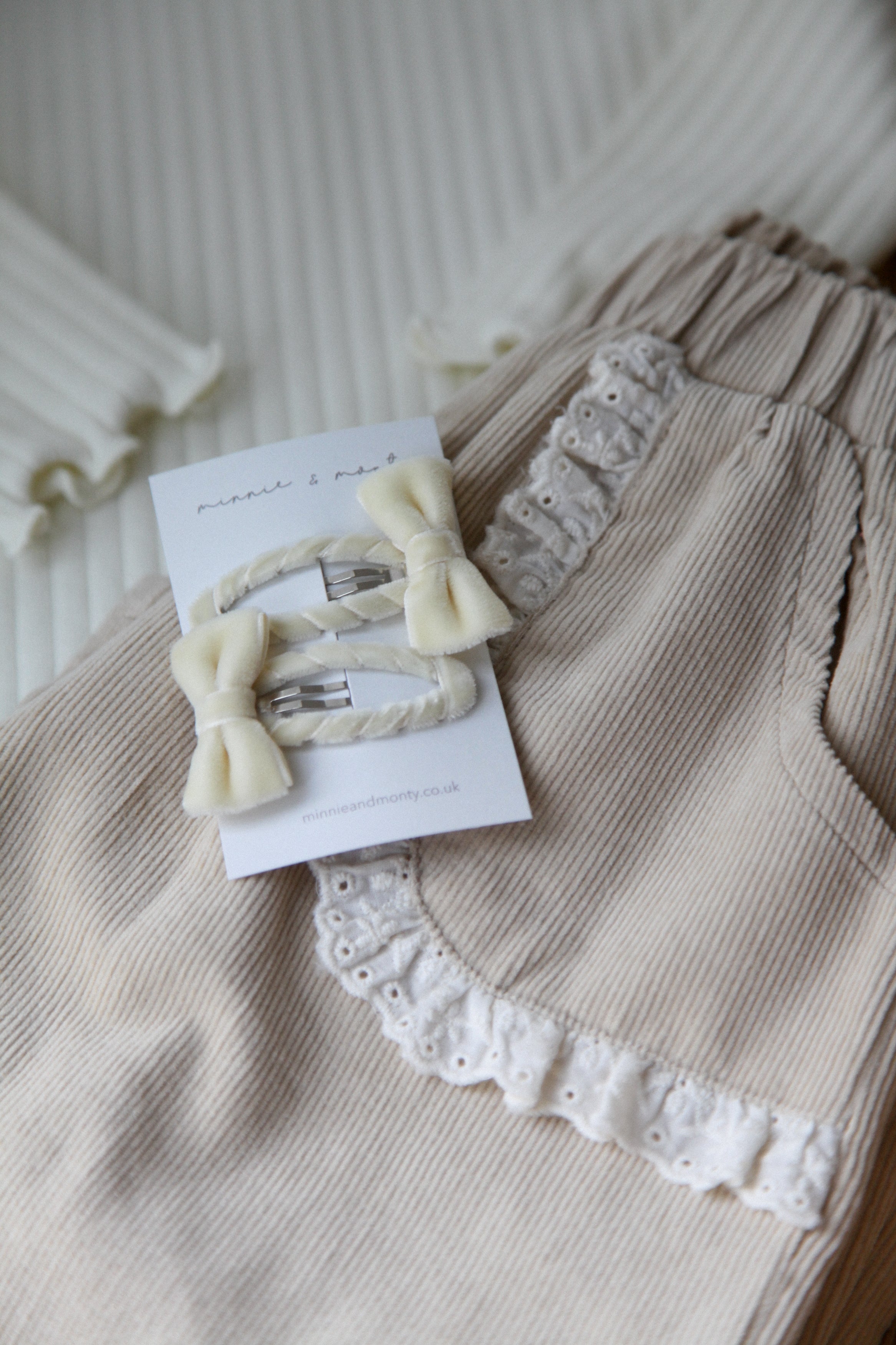 Ivory Velvet Bow Snap Clips (2 pack)