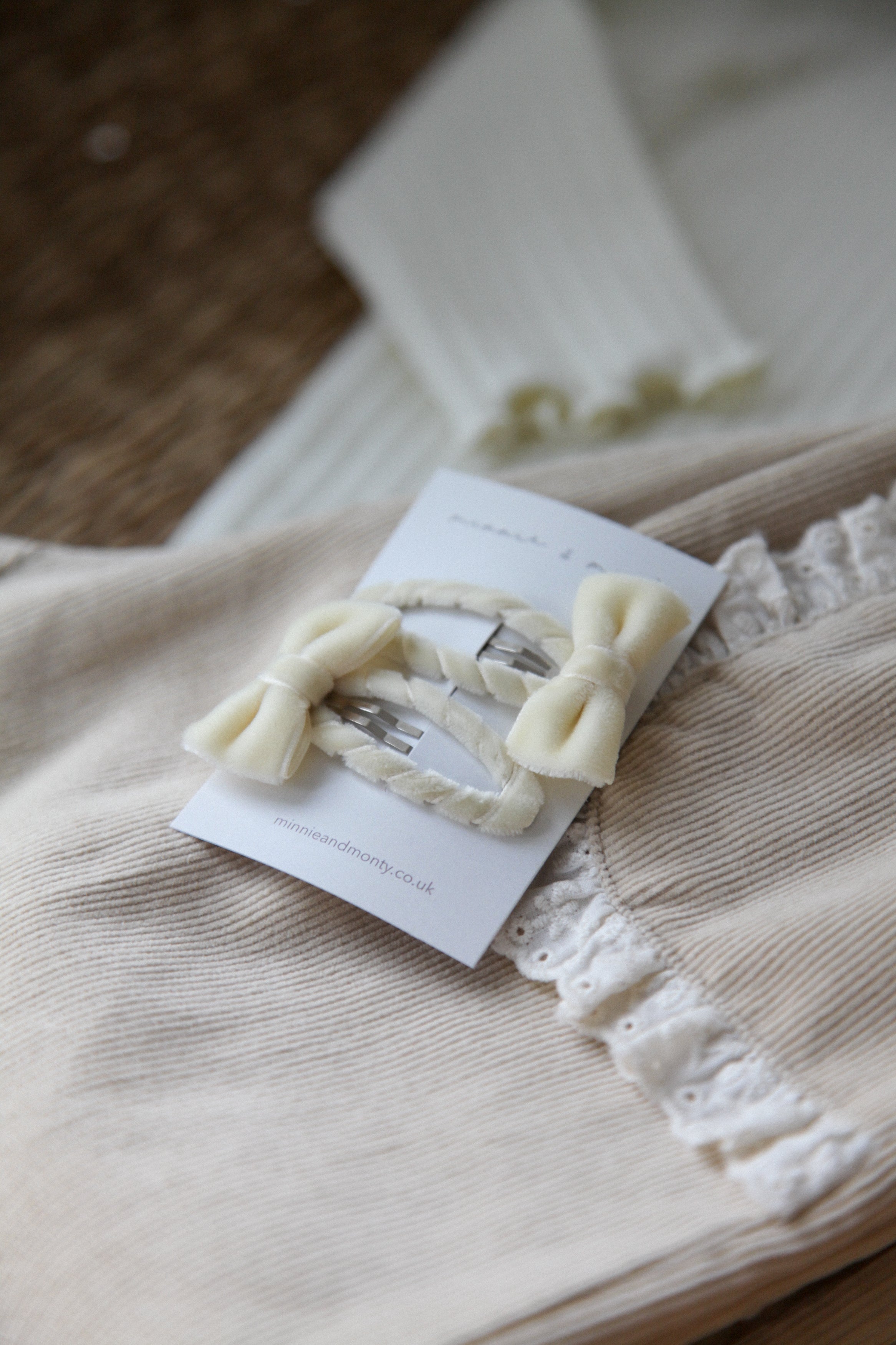 Ivory Velvet Bow Snap Clips (2 pack)