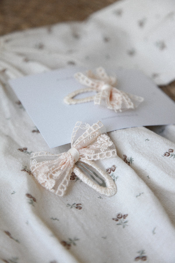Lace Bow Snap Clip