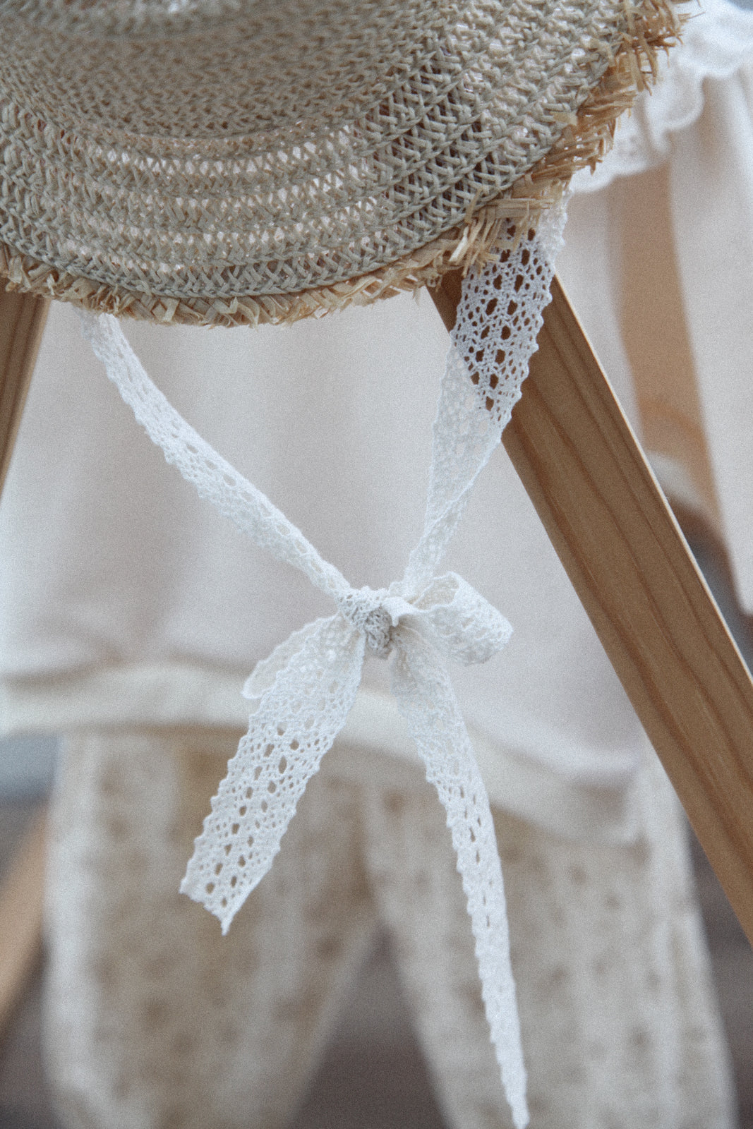 Minnie & Monty Straw Hat With Cream Crochet Lace Ties